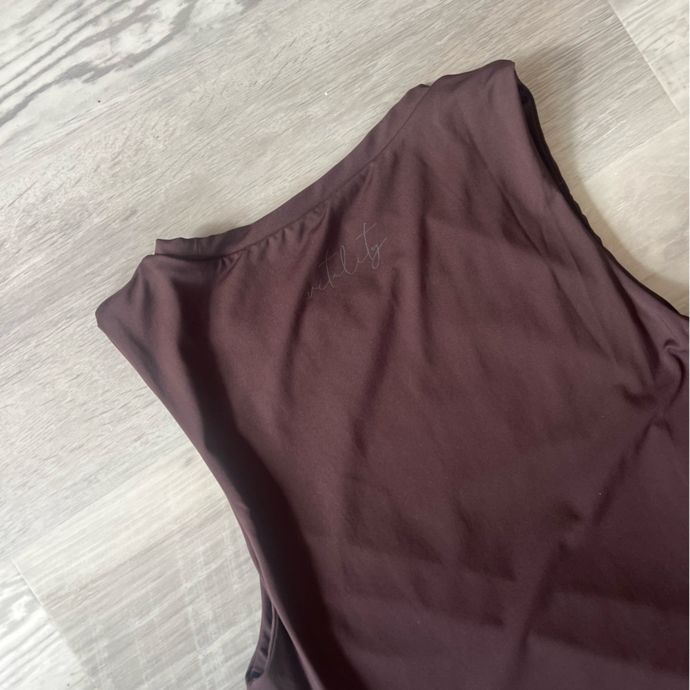 Vitality sleeveless midi dress - Picture 11 of 12